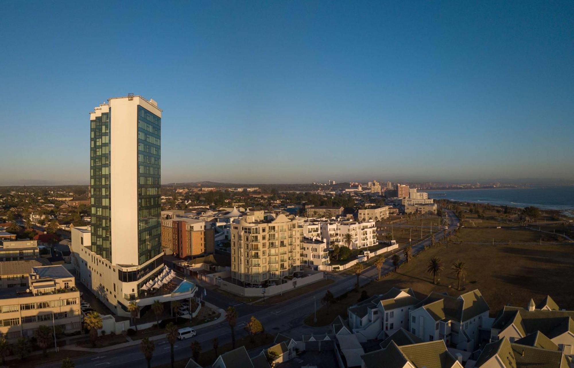 Radisson Blu Hotel, Port Elizabeth Buitenkant foto Aerial view of the East Village neighborhood