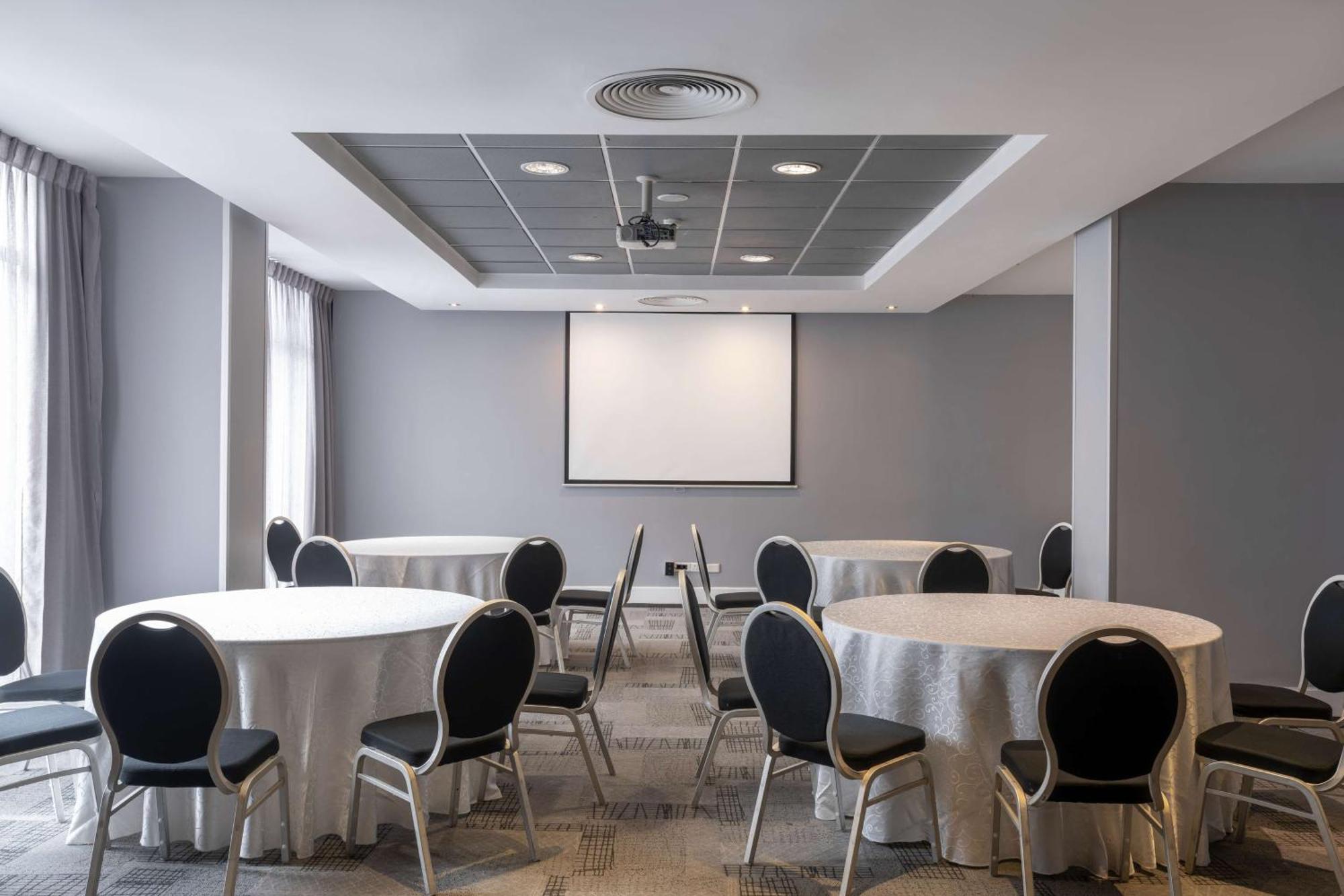 Radisson Blu Hotel, Port Elizabeth Buitenkant foto A meeting room